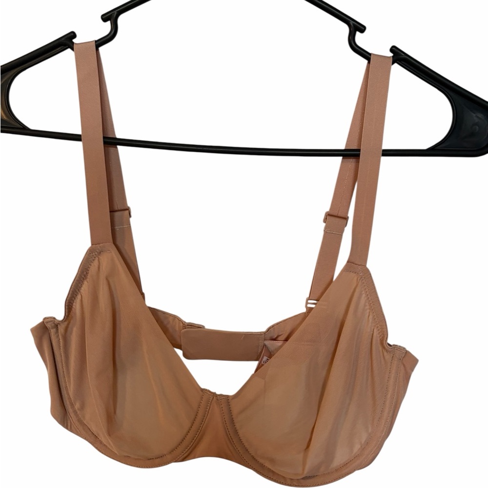 S Skims No Show Molded Unlined Demi Bra – NWT – Mica – 34D